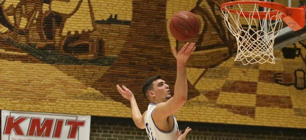 DWU cruises past Vikings in non-conference tilt