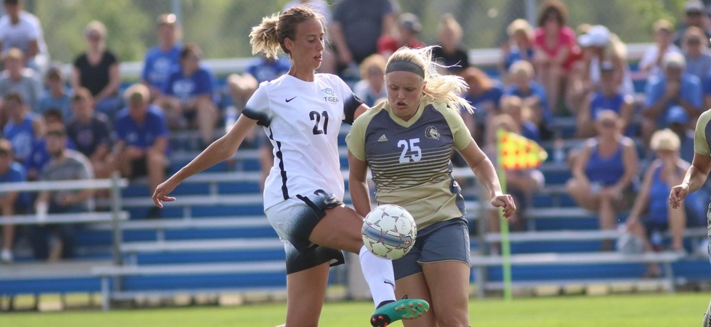 Women’s soccer drops home bout to Bethany College