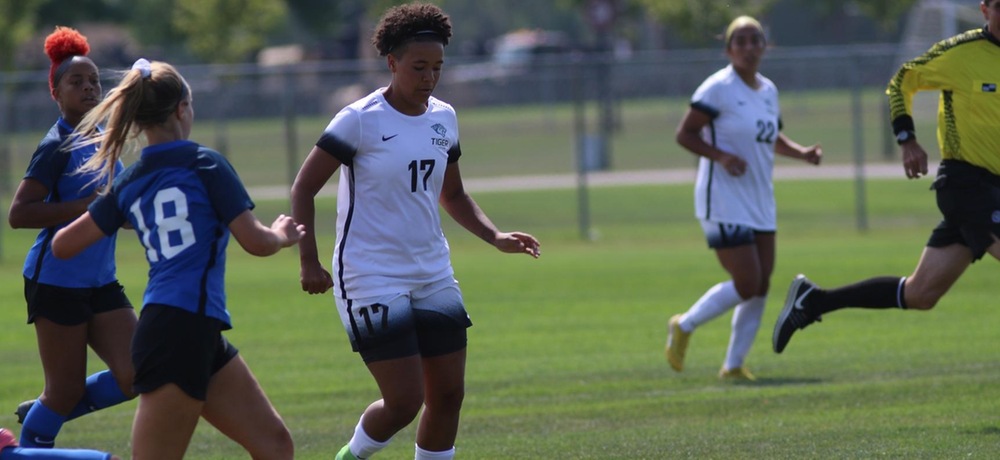Women’s soccer routs Central Christian in non-conference action