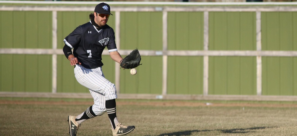 Baseball takes one from Northwestern in doubleheader
