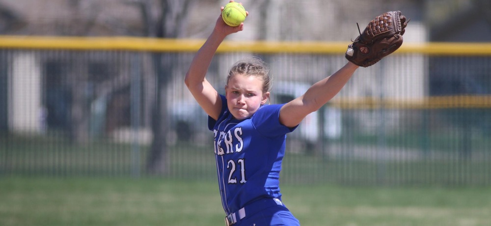 Softball splits with Mount Marty, picks up first GPAC win of season