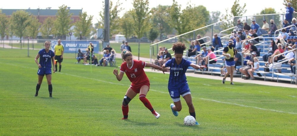 DWU continues strong season with road victory versus College of Saint Mary